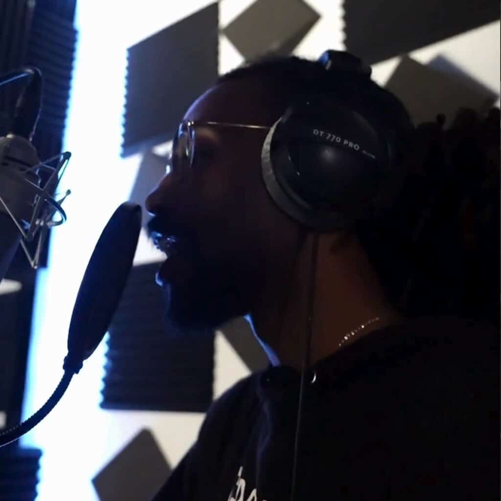 CIMENT-T Studio | Artiste en session d'enregistrement